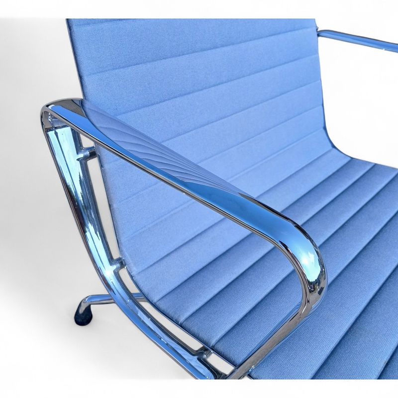 Vitra EA 116 stol, blå