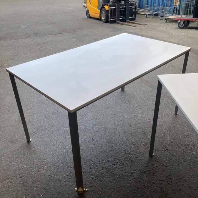 Hovedbilde Bord 140×80 cm, Hvit - BRUKTE KONTORMØBLER