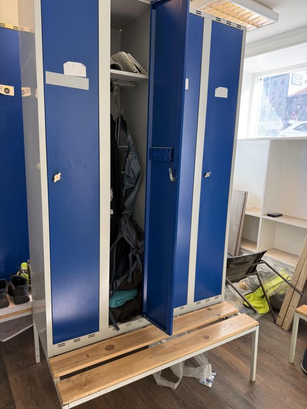 Sarpsborg metall garderobeskap 3 roms m/sittebenk, blå